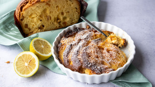 Narastek iz panettona s petimi agrumi.